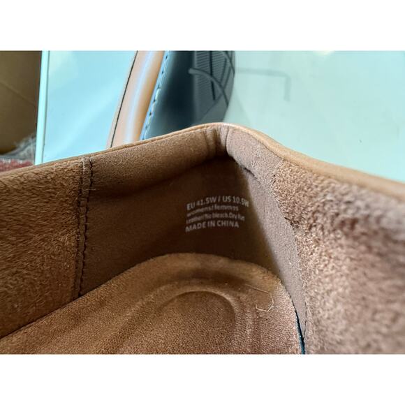Women’s tan leather slip on loafers - Picture 3 of 3
